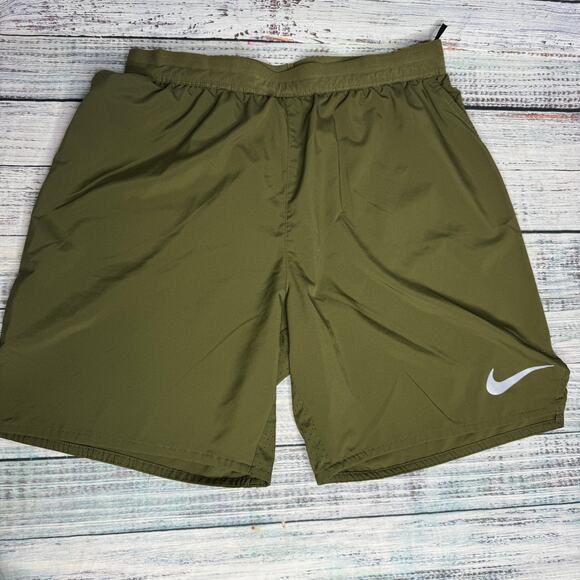 Nike Men’s Dri-FIT Running Training Shorts Green Med 7" Inseam - Picture 1 of 3
